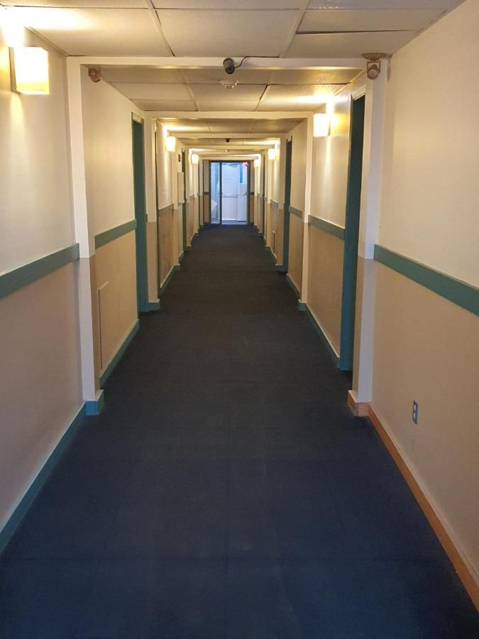 Sundre Motor Inn Zewnętrze zdjęcie