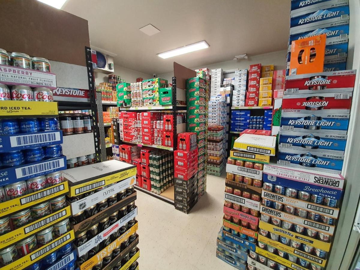 Sundre Motor Inn Zewnętrze zdjęcie