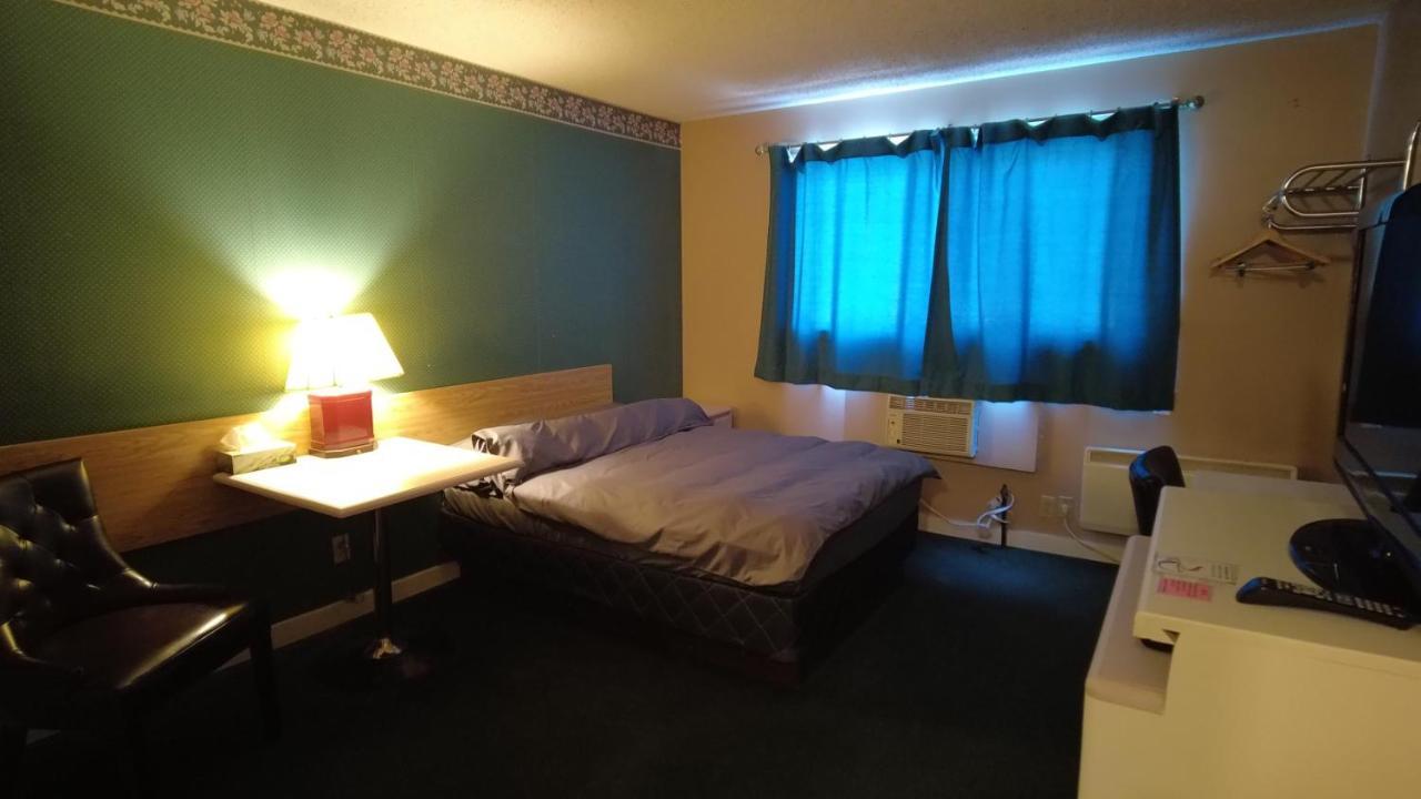 Sundre Motor Inn Zewnętrze zdjęcie