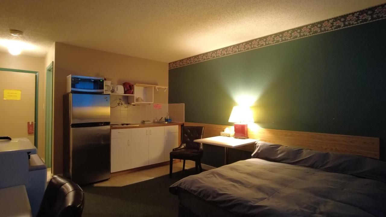 Sundre Motor Inn Zewnętrze zdjęcie